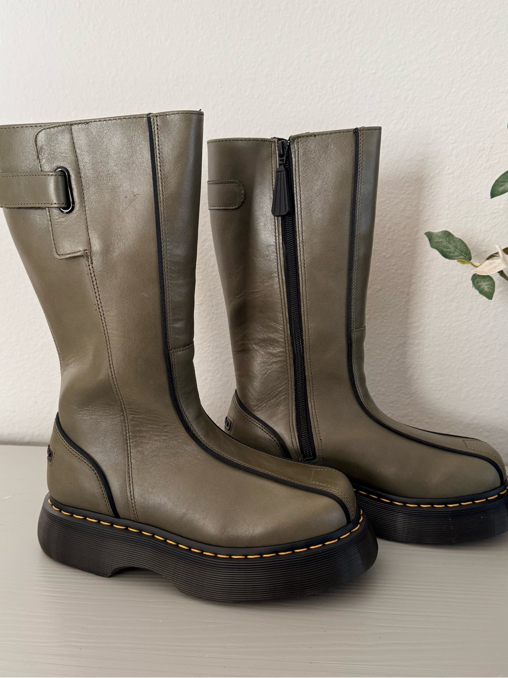 Dr. Martens Buzz Hi boots Olive Green 7 - Picture 2 of 10
